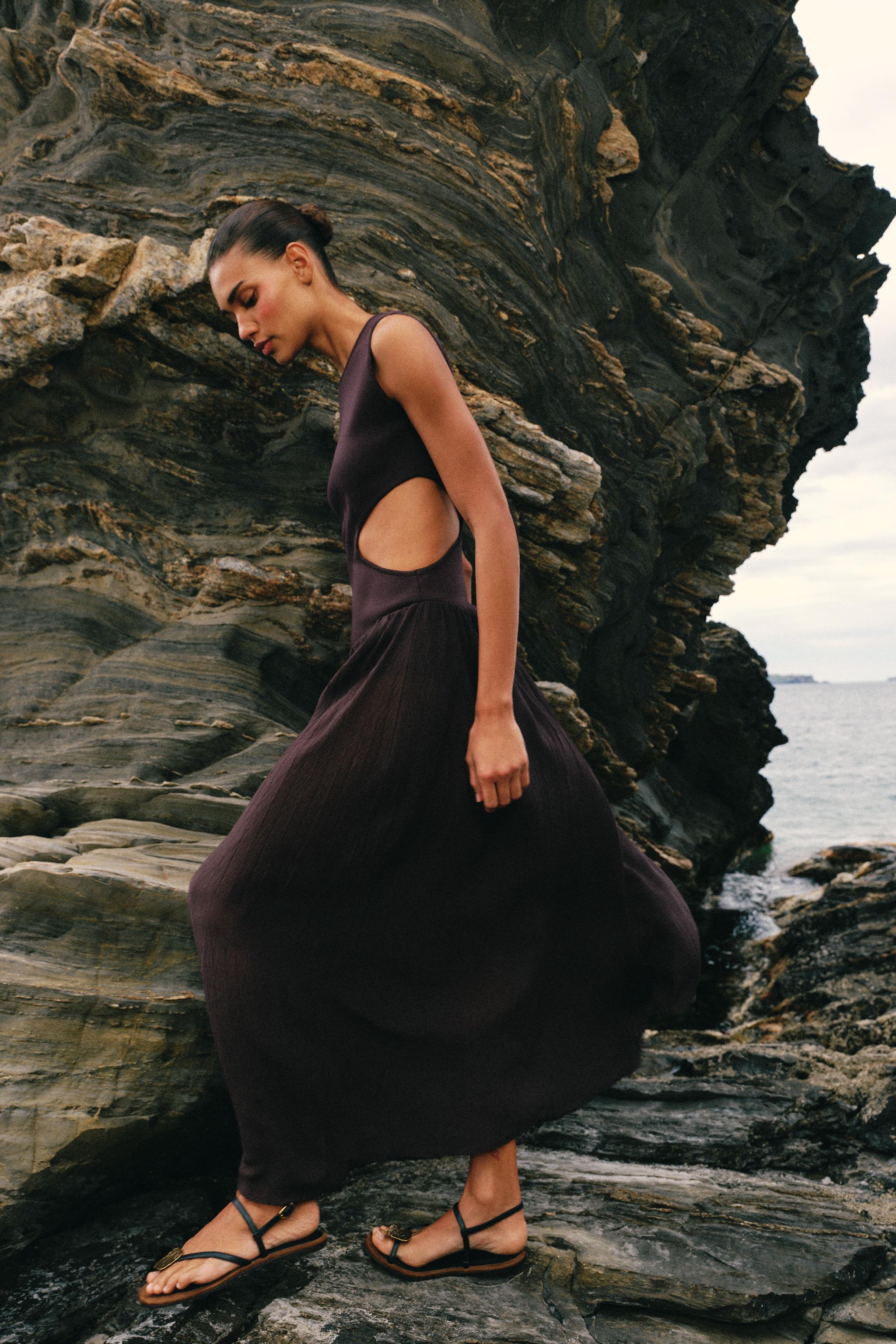 CUT OUT KNIT DRESS